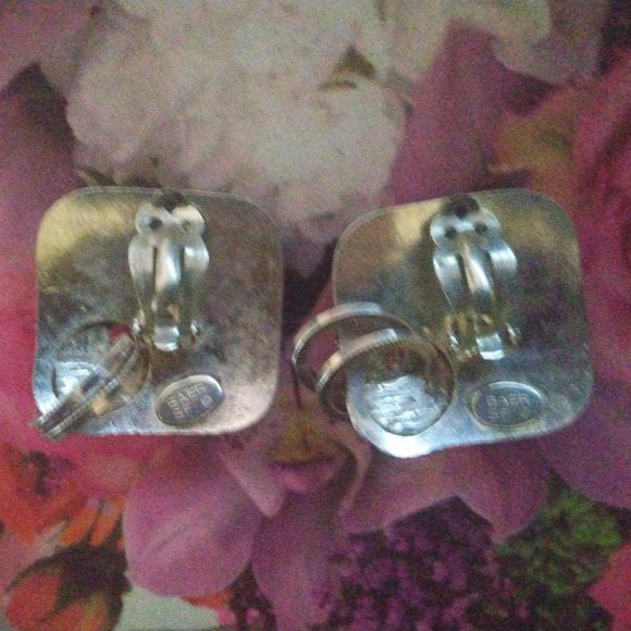 ❤️MARJORIE BAER SF SAN FRANCISCO Clip Square Double Hoop Hammered Earrings - Picture 3 of 5
